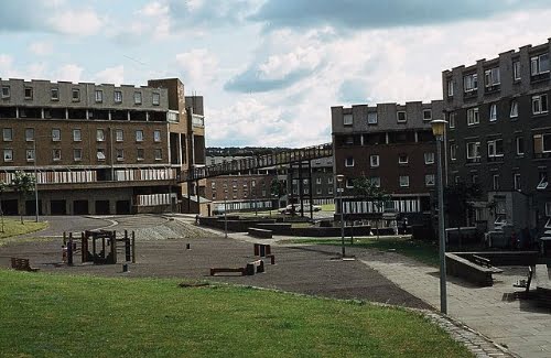 Plaza_in_the_Castlemilk_public_council_estate_building_in_1983.jpg